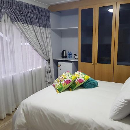 Good 2 Go Guest House Бенони Экстерьер фото